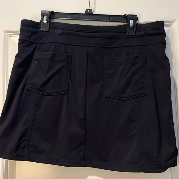 Athleta Black Skort with Zipper Details - Picture 3 of 4